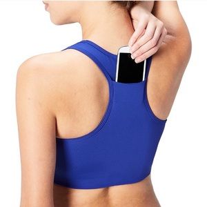 Core 10 pocket sports bra